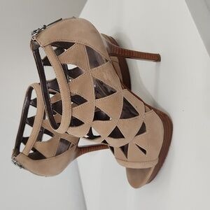 Calvin Klein Fonna Nubuck heels. Size 7.5. Tan